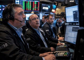 Dow sinks 480 points as AI selloff deepens, chip stocks extend losses