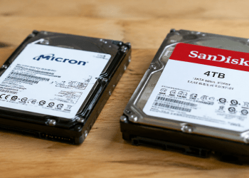 Micron stock up 3%, SanDisk gains 2.5%: what woke the memory trade?