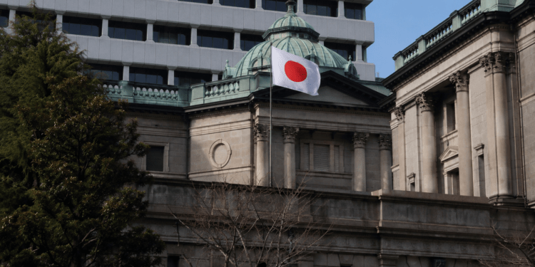 USD/JPY signal: forecast as Japanese yen drops after BoJ rate hike