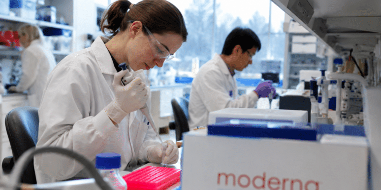 Moderna stock rises 2% on Nasdaq 100 entry but this analyst says sell